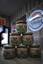 Mast sa čvarcima 250 g.