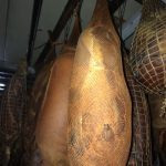 Slavonska šunka sa kostima za kuhanje (polusuha) cijela 7-10 kg za Uskrs